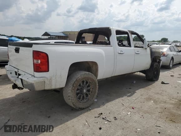 ✅ 2012 Chevrolet Silverado 2500HD LT • VIN: 1GC1KXC83CF135161 • Lot: 60626905. Wystawiony na Copart z przebiegiem Nie podano. Bezpłatny archiwum sprzedaży aukcyjnych z USA i szczegółowy raport historii pojazdu na DreamBid. Zdjęcie 3.