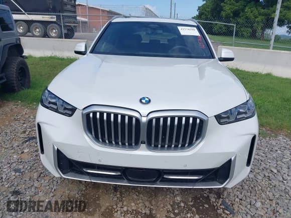 ✅ 2024 BMW X5 sDrive40i • VIN: 5UX13EU09R9T48163 • Lot: 42578280. Listed on IAAI with 42,210 mi. Free auction sales archive from the USA and detailed vehicle history report at DreamBid. Image 6.