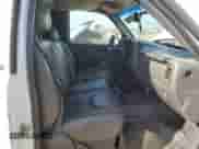 2004 Chevrolet Silverado 1500 LS z VIN 1GCEC14TX4E211982, wystawiony jako Copart lot #65004125 z przebiegiem 131 121 mil mil oraz Szkoda całkowita • Salvage title. Historia ofert i sprzedaży dostępna na DreamBid. Obrazek 10.