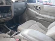 ✅ 1998 Chevrolet S-10 LS • VIN: 1GCCS19X8W8160974 • Лот: 41542317. Опубликован ранее на IAAI с пробегом Не указан. Бесплатный доступ к архиву аукционных продаж из США и подробный отчёт об истории автомобиля на DreamBid. Изображение 8.