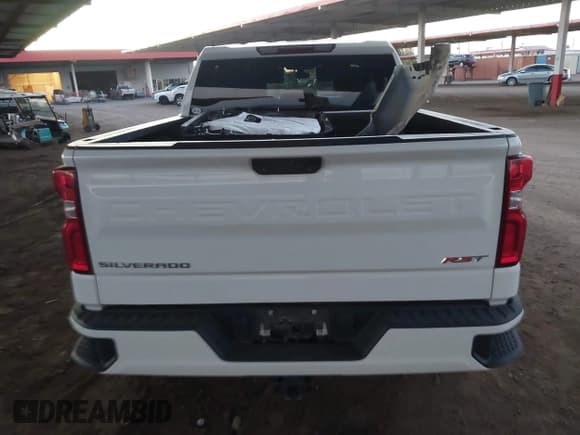 ✅ 2020 Chevrolet Silverado 1500 RST • VIN: 3GCUYEED0LG111831 • Lot: 43262442. Listed on IAAI with 145,230 mi. Free auction sales archive from the USA and detailed vehicle history report at DreamBid. Image 16.