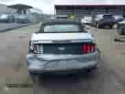 2021 Ford Mustang EcoBoost z VIN 1FATP8UH3M5104956, wystawiony jako IAAI lot #43363896 z przebiegiem 122 055 mil mil oraz . Historia ofert i sprzedaży dostępna na DreamBid. Obrazek 16.
