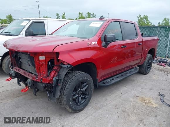✅ 2021 Chevrolet Silverado 1500 LT Trail Boss • VIN: 1GCPYFEL7MZ168474 • Lot: 42351427. Wystawiony na IAAI z przebiegiem 103 836 mil. Bezpłatny archiwum sprzedaży aukcyjnych z USA i szczegółowy raport historii pojazdu na DreamBid. Zdjęcie 2.