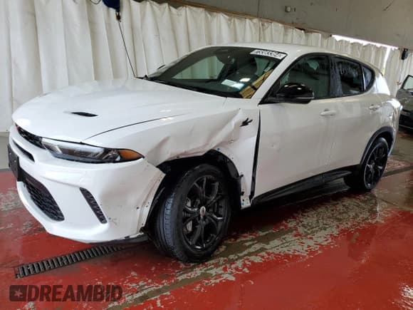 ✅ 2024 Dodge Hornet R/T • VIN: ZACPDFCW2R3A28905 • Lot: 73383364. Listed on Copart with 7,097 mi. Free auction sales archive from the USA and detailed vehicle history report at DreamBid. Image 1.