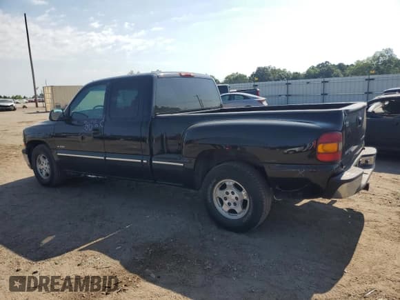 ✅ 2001 Chevrolet Silverado 1500 LS • VIN: 2GCEC19TX11311456 • Лот: 58977464. Опубликован ранее на Copart с пробегом 196 642 миль. Бесплатный доступ к архиву аукционных продаж из США и подробный отчёт об истории автомобиля на DreamBid. Изображение 2.