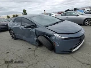 ✅ 2025 Toyota Prius SE • VIN: JTDACACU9S3051448 • Лот: 81886335. Опубликован ранее на Copart с пробегом 9 064 миль. Бесплатный доступ к архиву аукционных продаж из США и подробный отчёт об истории автомобиля на DreamBid. Изображение 4.