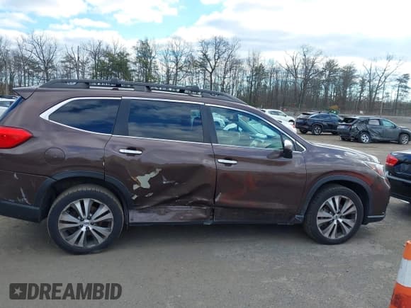 ✅ 2019 Subaru Ascent Touring • VIN: 4S4WMARDXK3434594 • Lot: 43795751. Listed on IAAI with 81,380 mi. Free auction sales archive from the USA and detailed vehicle history report at DreamBid. Image 13.
