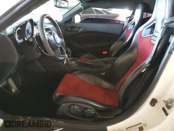 ✅ 2019 Nissan 370Z • VIN: JN1AZ4EH5KM420254 • Лот: 46543805. Опубликован ранее на Copart с пробегом 106 005 миль. Бесплатный доступ к архиву аукционных продаж из США и подробный отчёт об истории автомобиля на DreamBid. Изображение 7.