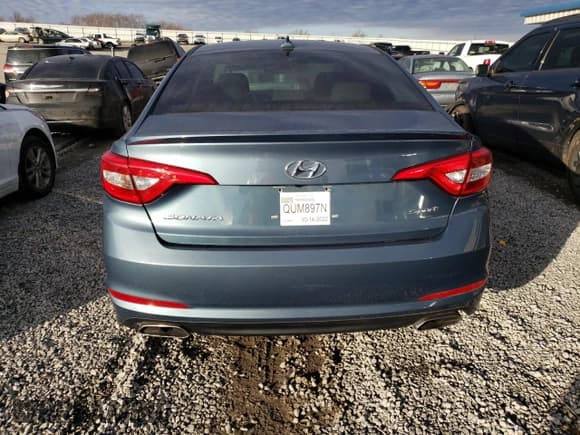 ✅ 2017 Hyundai Sonata Sport • VIN: 5NPE34AF8HH537110 • Lot: 35920643. Listed on Copart with 106,116 mi. Free auction sales archive from the USA and detailed vehicle history report at DreamBid. Image 6.
