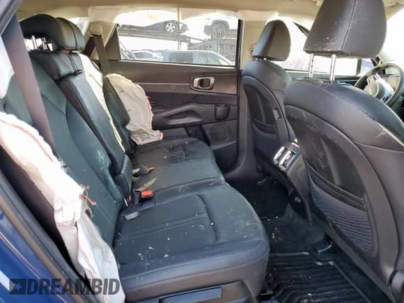 ✅ 2025 Kia Sorento S • VIN: 5XYRL4JC3SG323468 • Lot: 82357515. Listed on Copart with 9,817 mi. Free auction sales archive from the USA and detailed vehicle history report at DreamBid. Image 11.