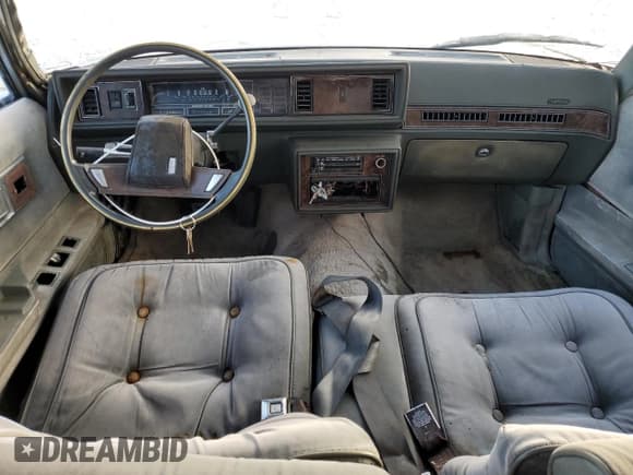 ✅ 1984 Oldsmobile Cutlass • VIN: 1G3AM69Y2ER401167 • Lot: 79261694. Wystawiony na Copart z przebiegiem 439 490 mil. Bezpłatny archiwum sprzedaży aukcyjnych z USA i szczegółowy raport historii pojazdu na DreamBid. Zdjęcie 8.