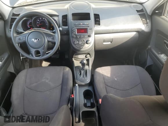 ✅ 2013 Kia Soul • VIN: KNDJT2A58D7615409 • Лот: 69136155. Опубликован ранее на Copart с пробегом 100 745 миль. Бесплатный доступ к архиву аукционных продаж из США и подробный отчёт об истории автомобиля на DreamBid. Изображение 8.