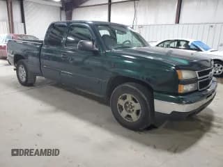 ✅ 2006 Chevrolet Silverado 1500 LT1 • VIN: 1GCEK19V26Z106975 • Lot: 92221865. Wystawiony na Copart z przebiegiem 204 187 mil. Bezpłatny archiwum sprzedaży aukcyjnych z USA i szczegółowy raport historii pojazdu na DreamBid. Zdjęcie 4.