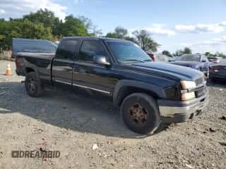 2004 Chevrolet Silverado 1500 Z71 z VIN 1GCEK19T04E386592, wystawiony jako Copart lot #68669734 z przebiegiem 188 404 mil mil oraz Szkoda całkowita • Salvage title. Historia ofert i sprzedaży dostępna na DreamBid. Obrazek 4.