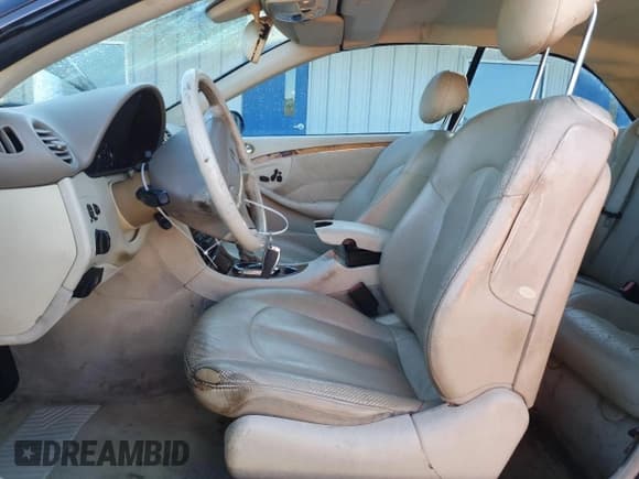 ✅ 2004 Mercedes-Benz CLK 500 • VIN: WDBTK75G24T019951 • Lot: 91173375. Wystawiony na Copart z przebiegiem 102 170 mil. Bezpłatny archiwum sprzedaży aukcyjnych z USA i szczegółowy raport historii pojazdu na DreamBid. Zdjęcie 7.