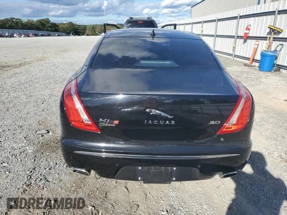 ✅ 2013 Jaguar XJ • VIN: SAJWA1C78D8V57155 • Лот: 86630925. Опубликован ранее на Copart с пробегом 80 547 миль. Бесплатный доступ к архиву аукционных продаж из США и подробный отчёт об истории автомобиля на DreamBid. Изображение 6.