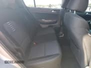 ✅ 2022 Kia Sportage LX • VIN: KNDPM3AC9N7989654 • Lot: 86122885. Wystawiony na Copart z przebiegiem 81 854 mil. Bezpłatny archiwum sprzedaży aukcyjnych z USA i szczegółowy raport historii pojazdu na DreamBid. Zdjęcie 11.