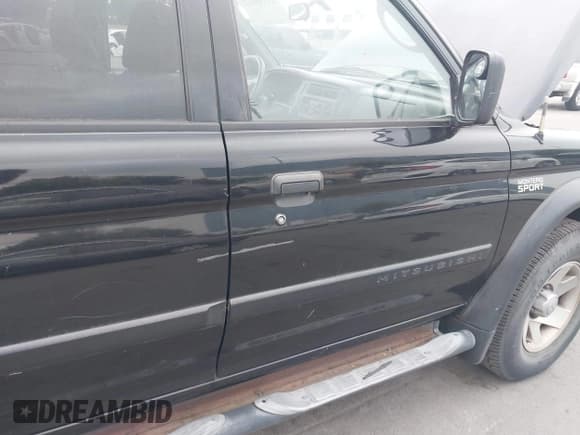 ✅ 2002 Mitsubishi Montero Sport ES • VIN: JA4LS21H12J038402 • Lot: 43335622. Wystawiony na IAAI z przebiegiem 187 273 mil. Bezpłatny archiwum sprzedaży aukcyjnych z USA i szczegółowy raport historii pojazdu na DreamBid. Zdjęcie 6.