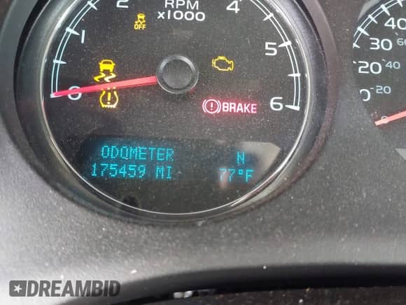 2014 Chevrolet Suburban LT z VIN 1GNSCJE07ER219935, wystawiony jako IAAI lot #42286843 z przebiegiem 175 459 mil mil oraz . Historia ofert i sprzedaży dostępna na DreamBid. Obrazek 7.