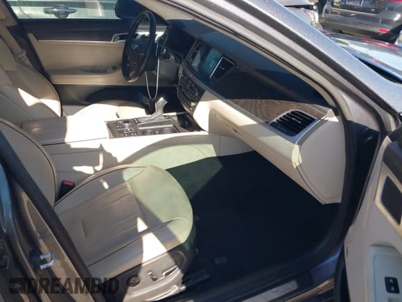 ✅ 2016 Hyundai Genesis 3.8L • VIN: KMHGN4JE3GU144111 • Lot: 43345588. Wystawiony na IAAI z przebiegiem 62 697 mil. Bezpłatny archiwum sprzedaży aukcyjnych z USA i szczegółowy raport historii pojazdu na DreamBid. Zdjęcie 5.