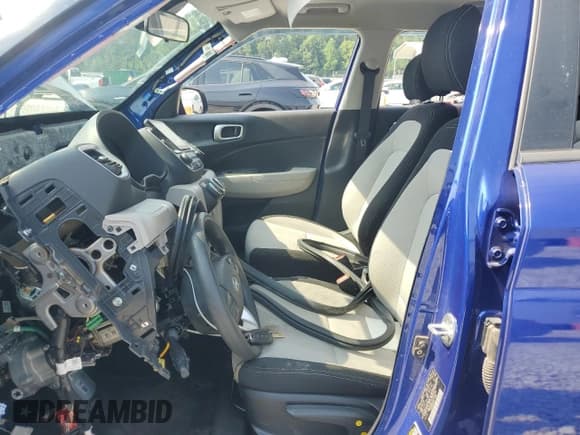 ✅ 2020 Hyundai Venue SEL • VIN: KMHRC8A37LU032104 • Lot: 62115935. Listed on Copart with Not provided. Free auction sales archive from the USA and detailed vehicle history report at DreamBid. Image 7.