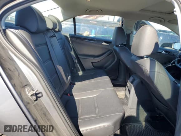 ✅ 2016 Volkswagen Jetta SEL • VIN: 3VWL17AJ6GM332166 • Лот: 89576625. Опубликован ранее на Copart с пробегом 130 044 миль. Бесплатный доступ к архиву аукционных продаж из США и подробный отчёт об истории автомобиля на DreamBid. Изображение 10.