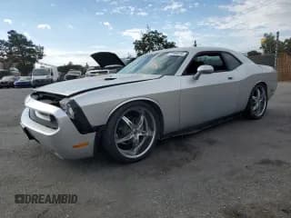 ✅ 2009 Dodge Challenger SE • VIN: 2B3LJ44V09H632935 • Lot: 72086674. Wystawiony na Copart z przebiegiem 64 028 mil. Bezpłatny archiwum sprzedaży aukcyjnych z USA i szczegółowy raport historii pojazdu na DreamBid. Zdjęcie 1.