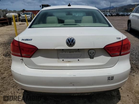 ✅ 2014 Volkswagen Passat Wolfsburg Edition • VIN: 1VWAT7A33EC022610 • Lot: 51135715. Listed on Copart with 94,537 mi. Free auction sales archive from the USA and detailed vehicle history report at DreamBid. Image 6.