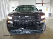 ✅ 2020 Chevrolet Silverado 1500 Custom • VIN: 1GCRYBEH1LZ239177 • Lot: 66034544. Wystawiony na Copart z przebiegiem 46 244 mil. Bezpłatny archiwum sprzedaży aukcyjnych z USA i szczegółowy raport historii pojazdu na DreamBid. Zdjęcie 5.