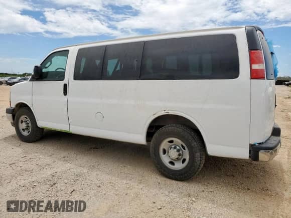2017 Chevrolet Express Passenger LT с VIN 1GAWGFFF5H1129306, выставлен на аукционе Copart как лот 64026085 с пробегом 63 942 миль миль и Списание • Salvage title. История ставок и продаж доступна на DreamBid. Изображение 2.