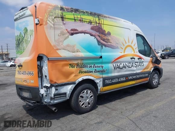 ✅ 2020 Ford Transit Cargo • VIN: 1FTYE1C89LKB18309 • Lot: 42086954. Wystawiony na IAAI z przebiegiem 44 937 mil. Bezpłatny archiwum sprzedaży aukcyjnych z USA i szczegółowy raport historii pojazdu na DreamBid. Zdjęcie 4.