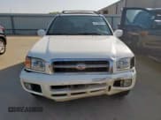 ✅ 2000 Nissan Pathfinder XE • VIN: JN8AR07YXYW409836 • Lot: 71708475. Wystawiony na Copart z przebiegiem 85 160 mil. Bezpłatny archiwum sprzedaży aukcyjnych z USA i szczegółowy raport historii pojazdu na DreamBid. Zdjęcie 5.