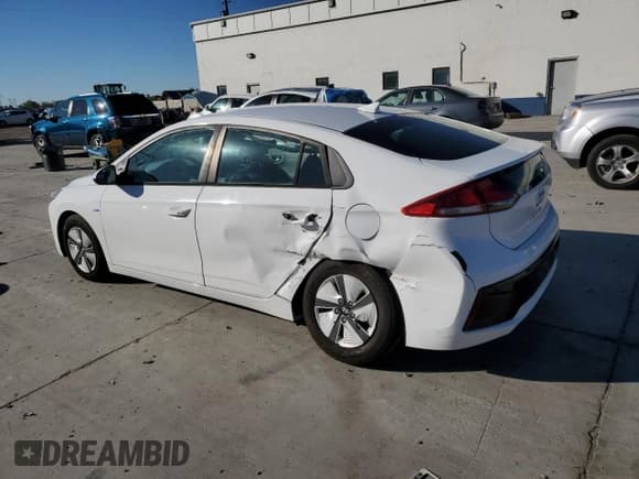 ✅ 2017 Hyundai Ioniq Blue • VIN: KMHC65LC7HU022379 • Lot: 85739445. Wystawiony na Copart z przebiegiem 152 655 mil. Bezpłatny archiwum sprzedaży aukcyjnych z USA i szczegółowy raport historii pojazdu na DreamBid. Zdjęcie 2.
