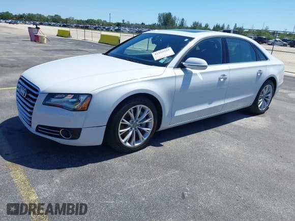✅ 2013 Audi A8 3.0L • VIN: WAURGAFDXDN012925 • Lot: 42253225. Wystawiony na IAAI z przebiegiem 117 965 mil. Bezpłatny archiwum sprzedaży aukcyjnych z USA i szczegółowy raport historii pojazdu na DreamBid. Zdjęcie 2.