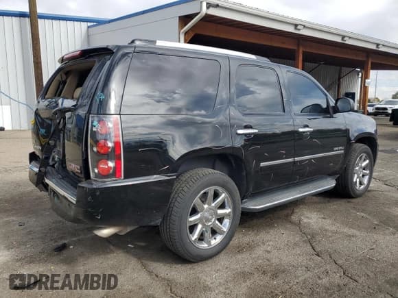✅ 2010 GMC Yukon Denali • VIN: 1GKUKEEF1AR262973 • Lot: 89878945. Listed on Copart with 172,319 mi. Free auction sales archive from the USA and detailed vehicle history report at DreamBid. Image 3.