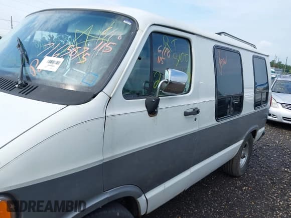 ✅ 1996 Dodge Cargo • VIN: 2B6HB21X1TK146936 • Lot: 42637274. Listed on IAAI with 208,516 mi. Free auction sales archive from the USA and detailed vehicle history report at DreamBid. Image 6.