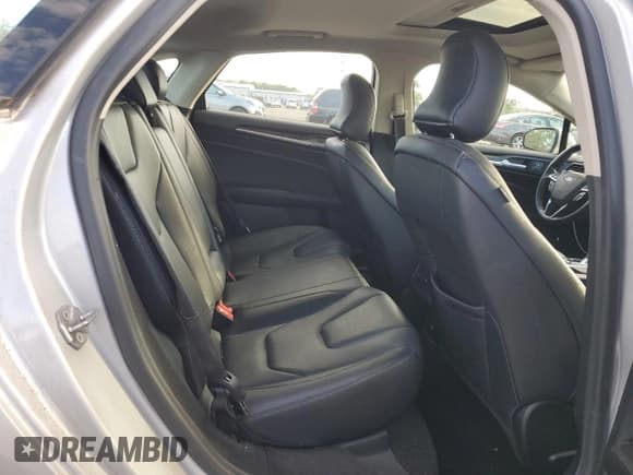 ✅ 2019 Ford Fusion Titanium • VIN: 3FA6P0SU9KR236113 • Lot: 84021305. Listed on Copart with 115,557 mi. Free auction sales archive from the USA and detailed vehicle history report at DreamBid. Image 10.