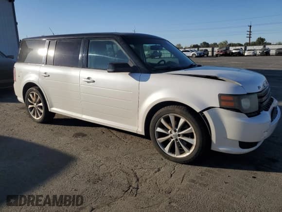 ✅ 2011 Ford Flex Limited • VIN: 2FMHK6DCXBBD32075 • Lot: 81649035. Listed on Copart with 138,553 mi. Free auction sales archive from the USA and detailed vehicle history report at DreamBid. Image 4.