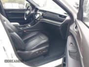 ✅ 2024 Jeep Grand Cherokee Limited • VIN: 1C4RJKBG5R8623414 • Lot: 43293911. Wystawiony na IAAI z przebiegiem 3 338 mil. Bezpłatny archiwum sprzedaży aukcyjnych z USA i szczegółowy raport historii pojazdu na DreamBid. Zdjęcie 5.