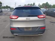 ✅ 2017 Jeep Cherokee Limited • VIN: 1C4PJLDB6HW526697 • Лот: 42760984. Опубликован ранее на IAAI с пробегом 191 897 миль. Бесплатный доступ к архиву аукционных продаж из США и подробный отчёт об истории автомобиля на DreamBid. Изображение 16.