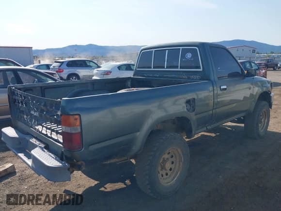 ✅ 1992 Toyota Pickup DLX • VIN: JT4VN01D4N0006352 • Лот: 42407393. Опубликован ранее на IAAI с пробегом 277 209 миль. Бесплатный доступ к архиву аукционных продаж из США и подробный отчёт об истории автомобиля на DreamBid. Изображение 4.
