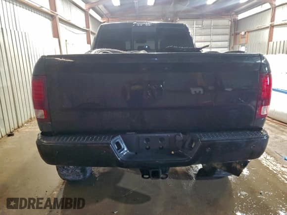 ✅ 2018 Ram 2500 Laramie • VIN: 3C6UR5FL7JG369285 • Лот: 92644435. Опубликован ранее на Copart с пробегом 74 414 миль. Бесплатный доступ к архиву аукционных продаж из США и подробный отчёт об истории автомобиля на DreamBid. Изображение 6.