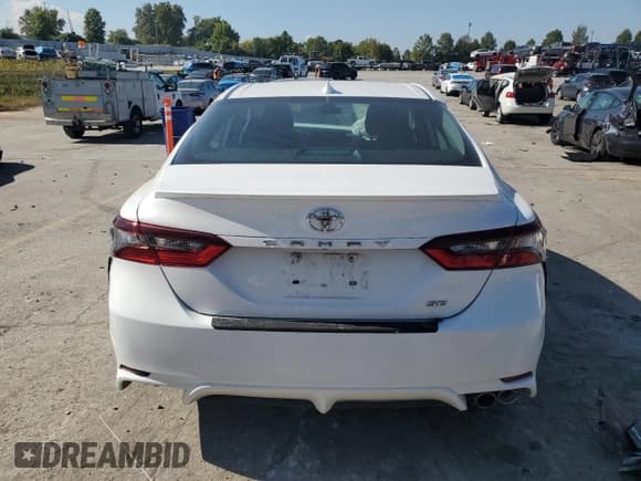 ✅ 2021 Toyota Camry SE • VIN: 4T1G11AK3MU425689 • Lot: 84975745. Listed on Copart with 56,950 mi. Free auction sales archive from the USA and detailed vehicle history report at DreamBid. Image 6.