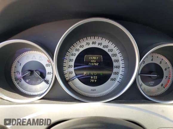 ✅ 2013 Mercedes-Benz C 250 • VIN: WDDGJ4HB2DF994782 • Lot: 57336875. Wystawiony na Copart z przebiegiem 113 762 mil. Bezpłatny archiwum sprzedaży aukcyjnych z USA i szczegółowy raport historii pojazdu na DreamBid. Zdjęcie 9.