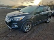 ✅ 2018 Ford Escape SE • VIN: 1FMCU9GD3JUC25422 • Lot: 95835625. Wystawiony na Copart z przebiegiem 93 399 mil. Bezpłatny archiwum sprzedaży aukcyjnych z USA i szczegółowy raport historii pojazdu na DreamBid. Zdjęcie 1.