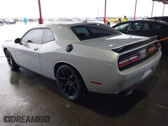 ✅ 2020 Dodge Challenger GT • VIN: 2C3CDZJG3LH194982 • Lot: 43304590. Wystawiony na IAAI z przebiegiem 47 741 mil. Bezpłatny archiwum sprzedaży aukcyjnych z USA i szczegółowy raport historii pojazdu na DreamBid. Zdjęcie 3.