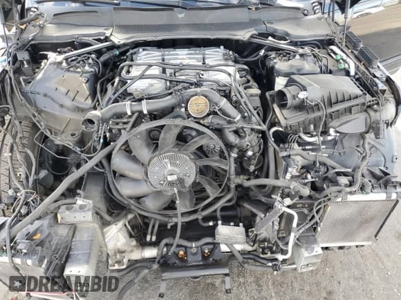 ✅ 2018 Land Rover Range Rover • VIN: SALGS5REXJA381865 • Lot: 84229985. Wystawiony na Copart z przebiegiem 105 737 mil. Bezpłatny archiwum sprzedaży aukcyjnych z USA i szczegółowy raport historii pojazdu na DreamBid. Zdjęcie 12.