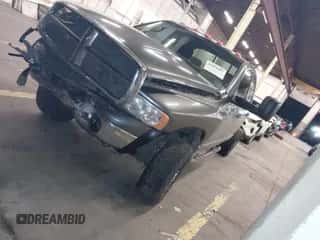 2004 Dodge 3500 ST z VIN 3D7LU38C34G264693, wystawiony jako IAAI lot #41078087 z przebiegiem 201 833 mil mil oraz . Historia ofert i sprzedaży dostępna na DreamBid. Obrazek 2.