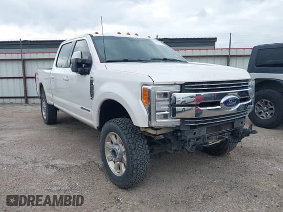 ✅ 2018 Ford F-250 King Ranch • VIN: 1FT7W2BT4JEB04124 • Lot: 43741185. Listed on IAAI with 267,973 mi. Free auction sales archive from the USA and detailed vehicle history report at DreamBid. Image 1.