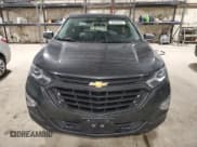 ✅ 2018 Chevrolet Equinox LS • VIN: 2GNAXREV4J6197117 • Lot: 85804864. Wystawiony na Copart z przebiegiem 55 865 mil. Bezpłatny archiwum sprzedaży aukcyjnych z USA i szczegółowy raport historii pojazdu na DreamBid. Zdjęcie 5.